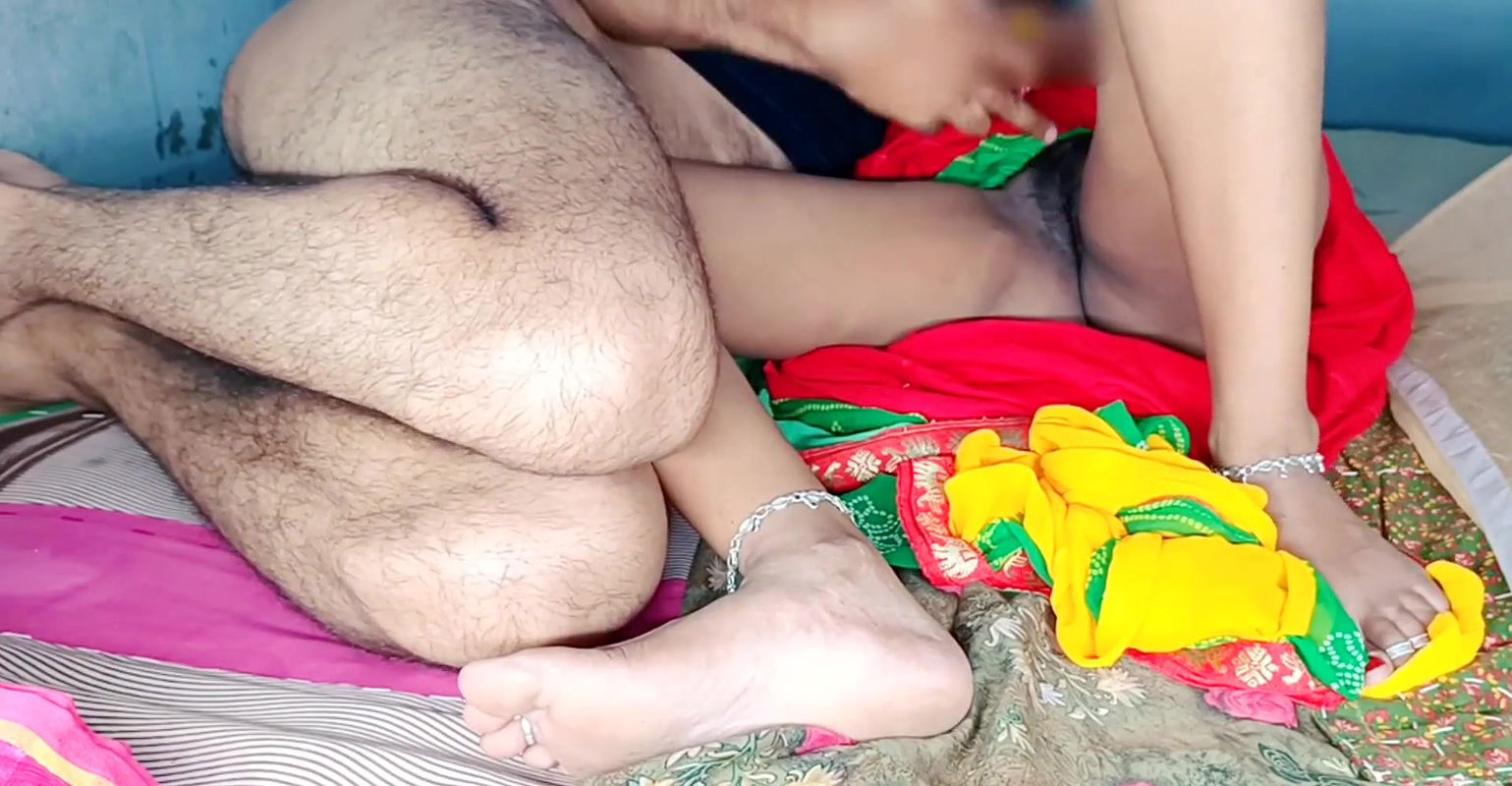 Big boobs horny wife in yellow saree gave sexual pleasure to her husband