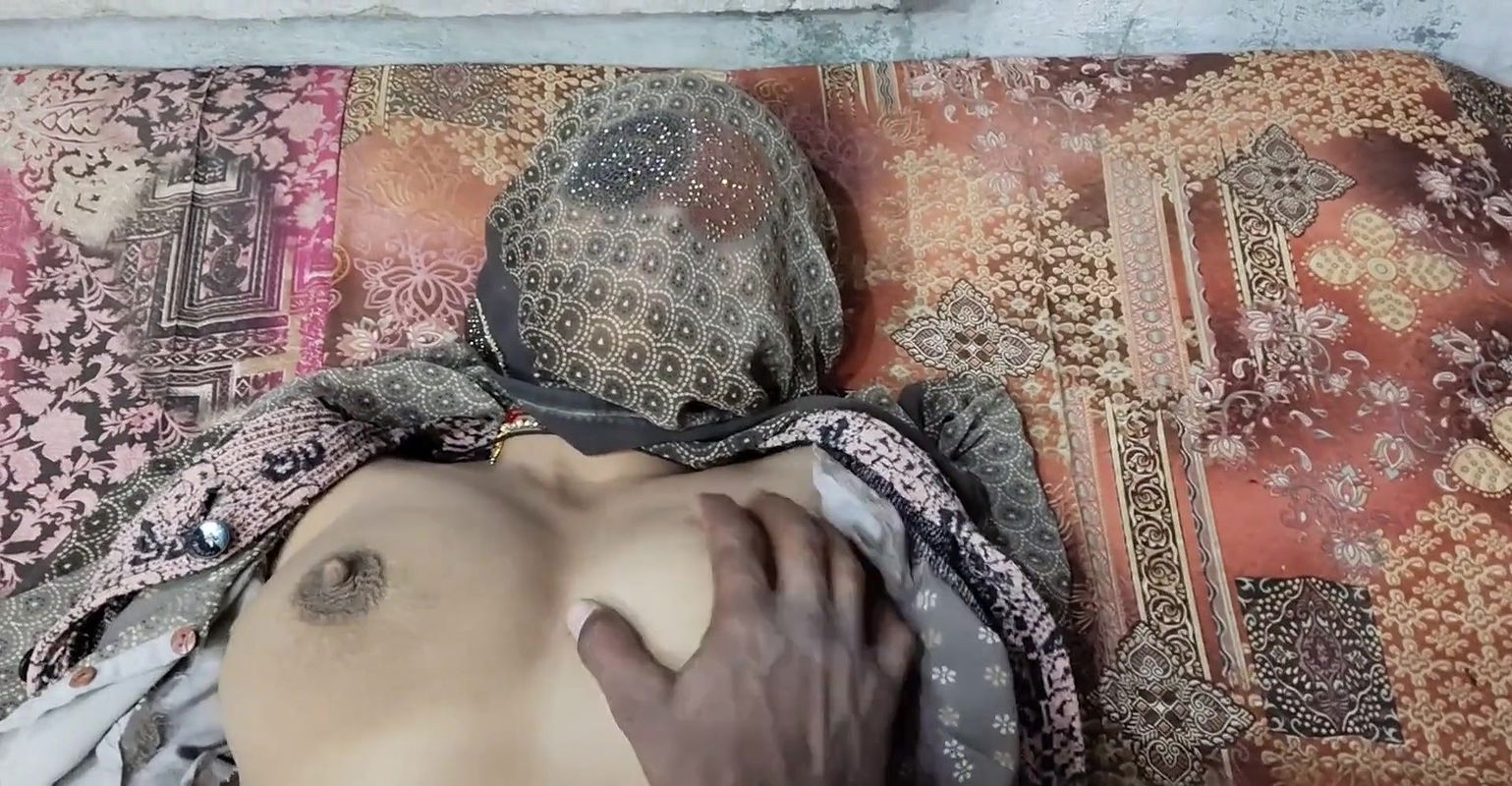 Desi village gaon ki bhabhi ke sath Kiya doggy style mein full night sex