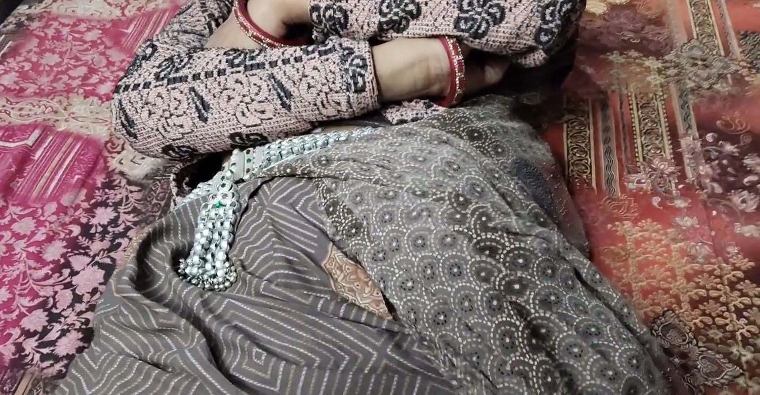 Desi village gaon ki bhabhi ke sath Kiya doggy style mein full night sex