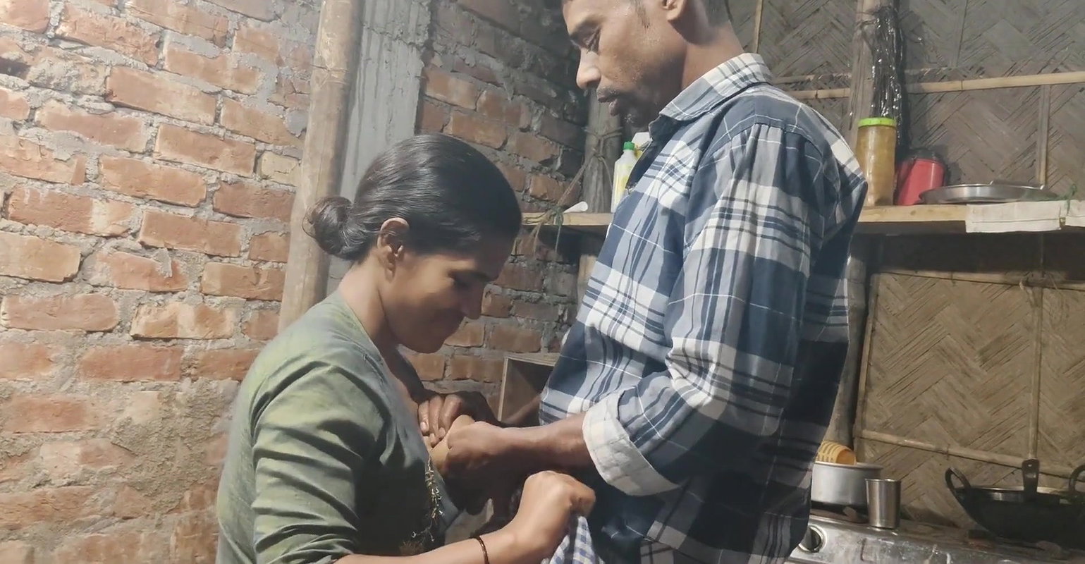 Hot girls sex in home