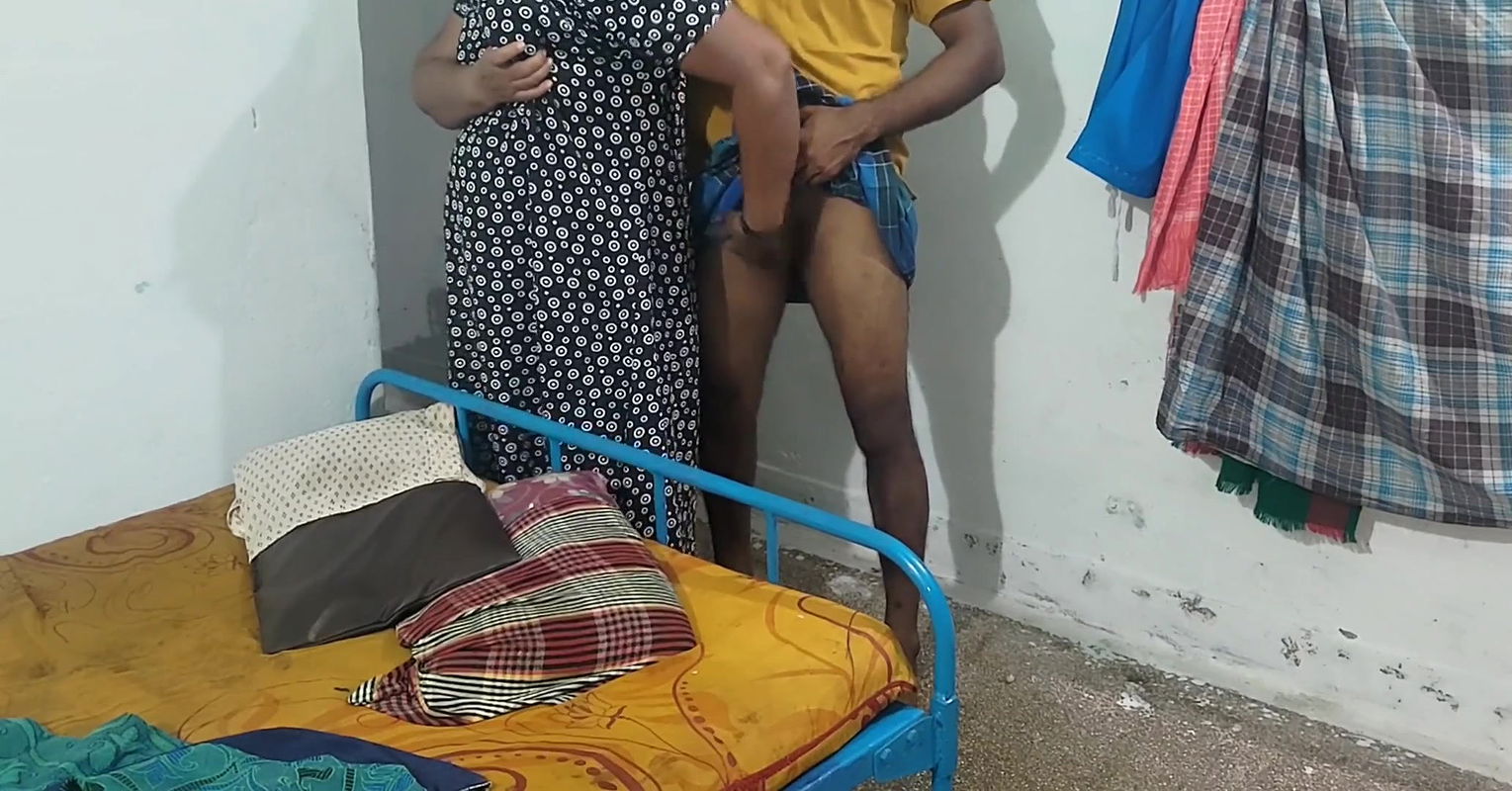 I inserted my big cock into Aunty’s hairy pussy