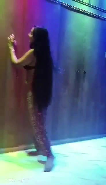 Sexy Babe Giving Sensual Blowjob To BF And Dancing