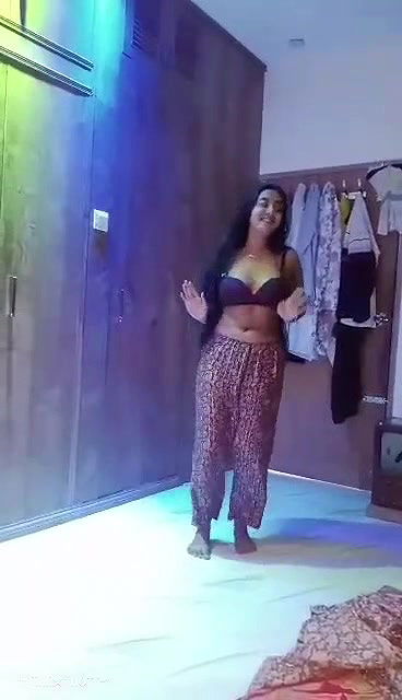 Sexy Babe Giving Sensual Blowjob To BF And Dancing