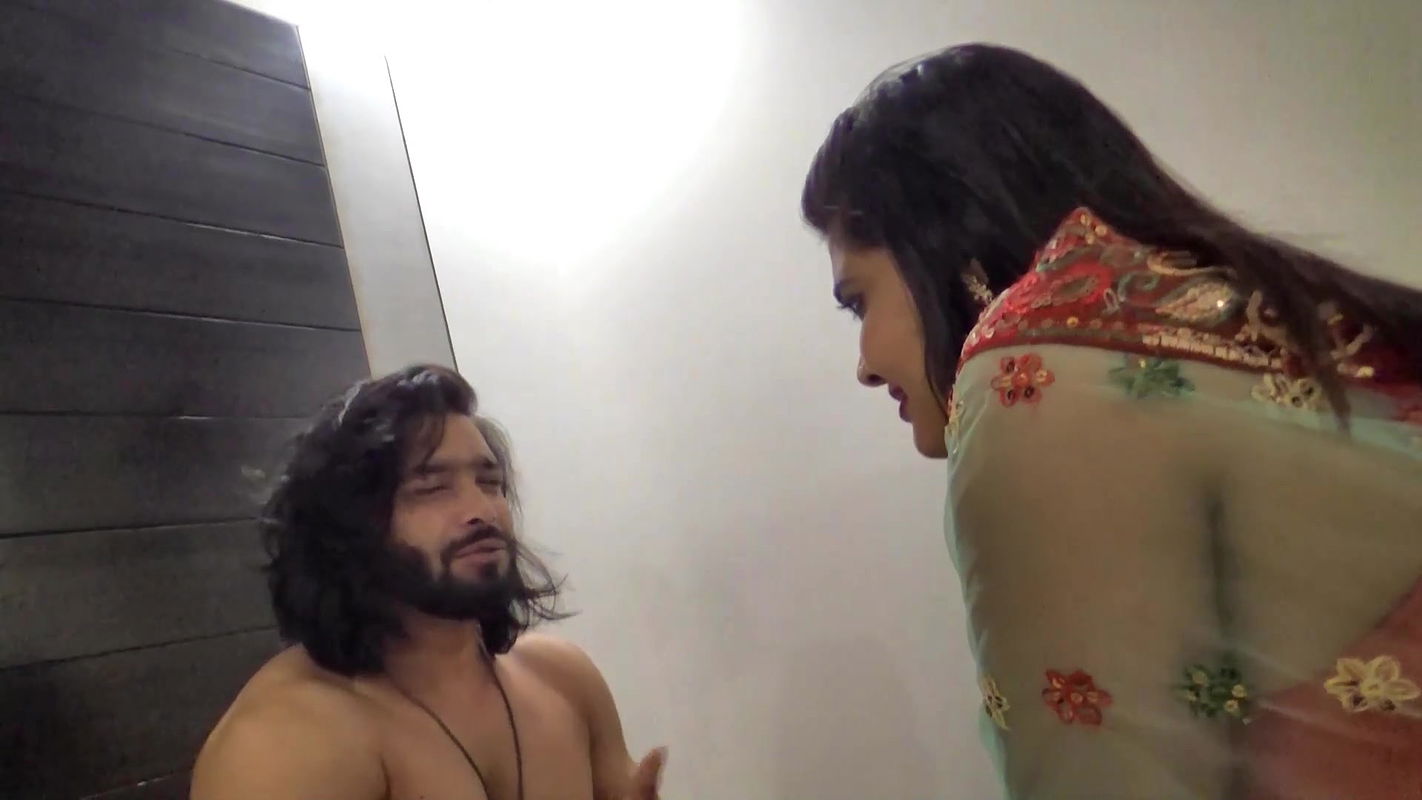 A thirsty housewife went to neighbour house and made a fucking session with neighbour