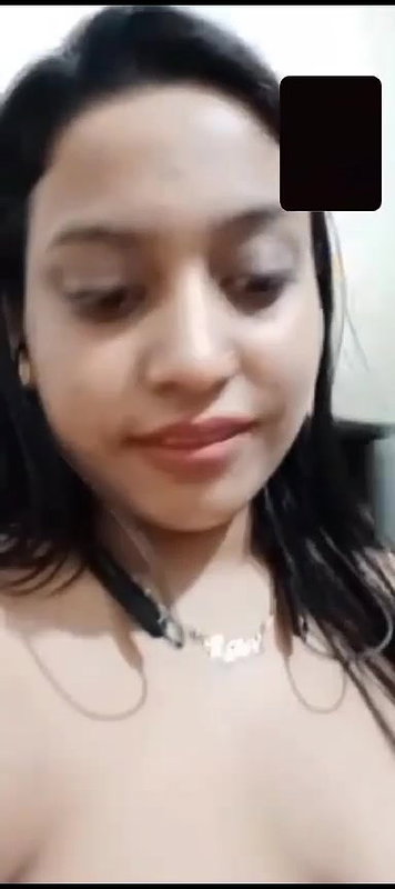 Beautiful Horny Mal Fingering