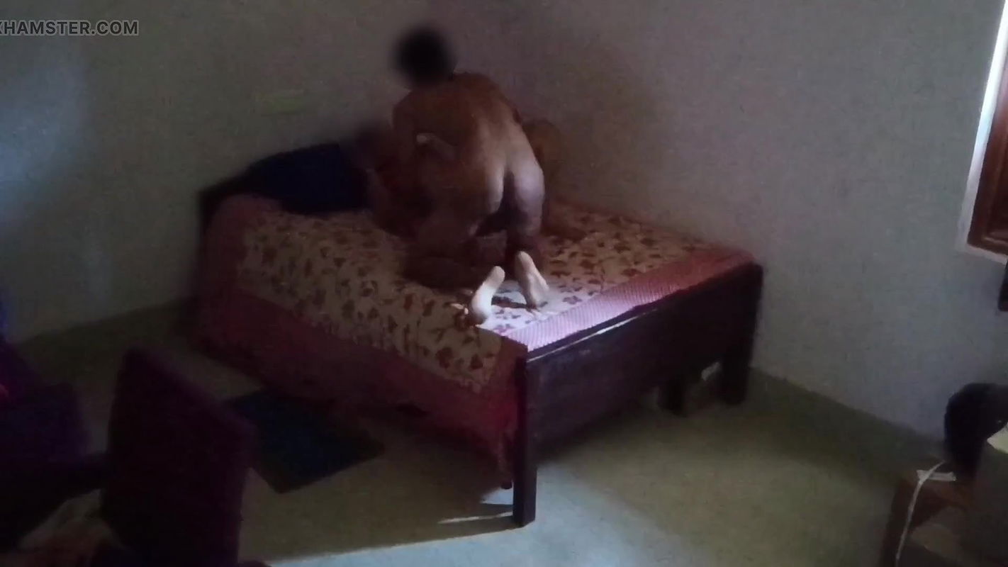 Girlfriend records boyfriend having sex