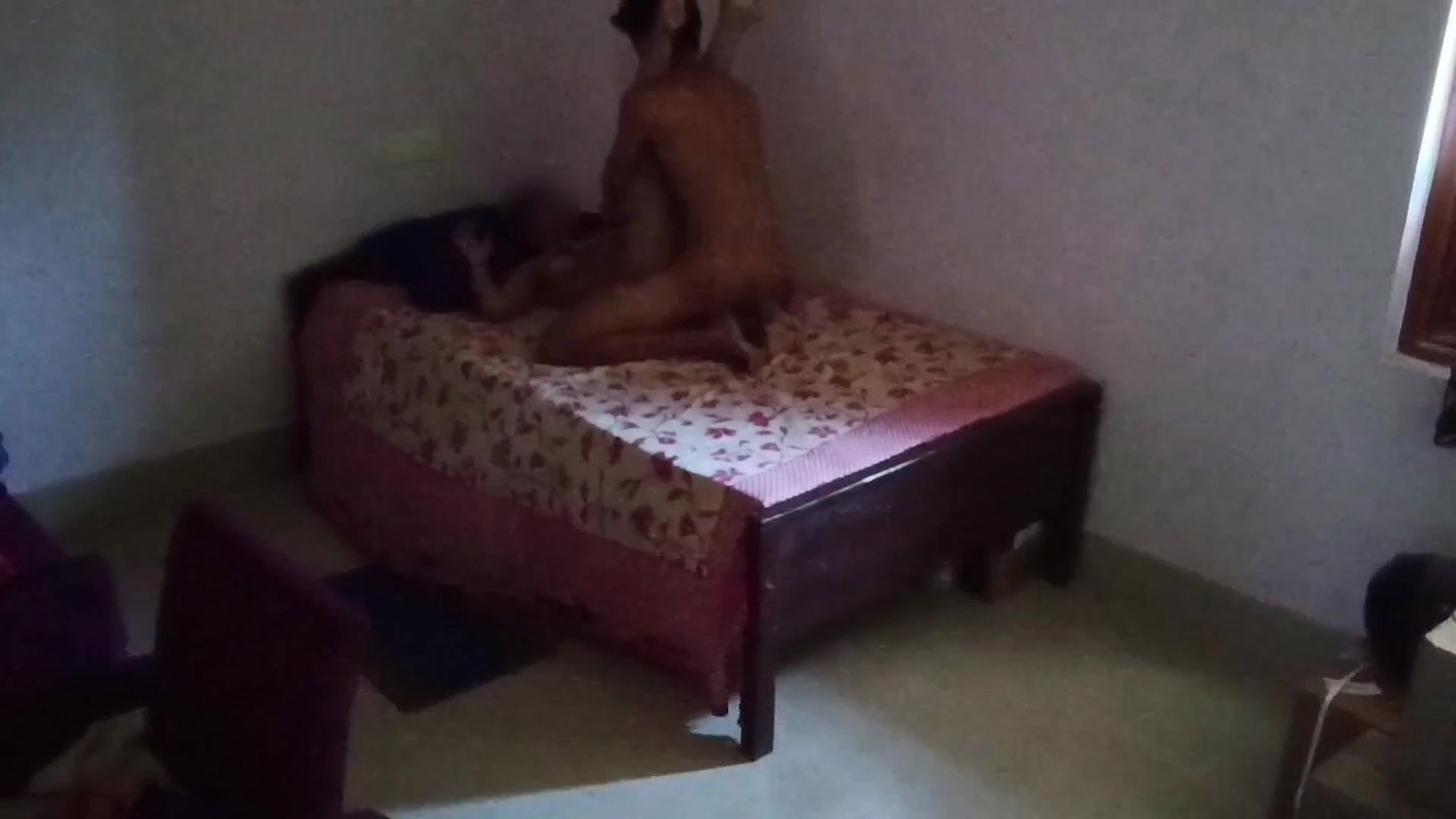 Girlfriend records boyfriend having sex