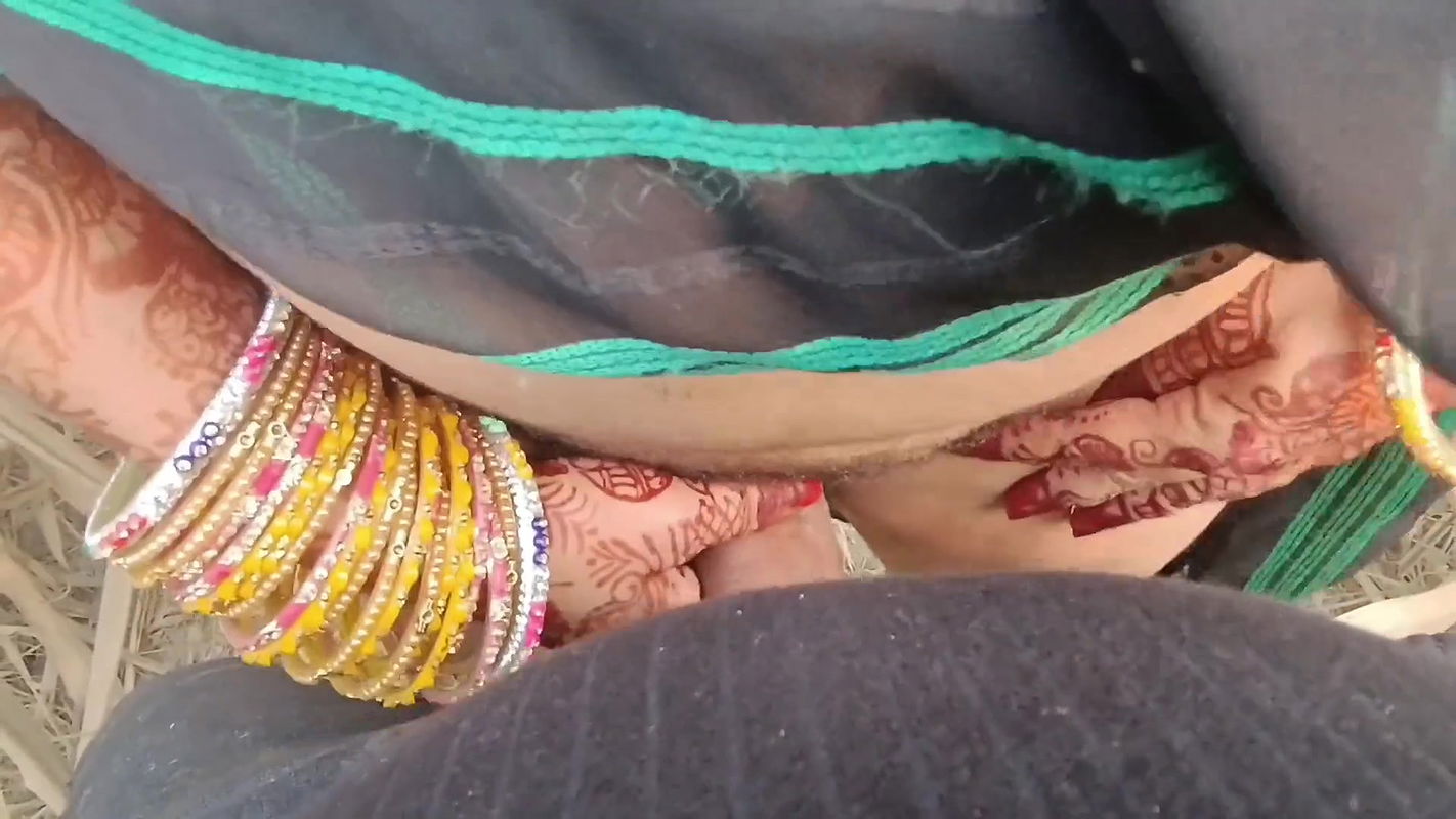 Indian Desi Village outdoor New Indian outdoor public porn with pissing