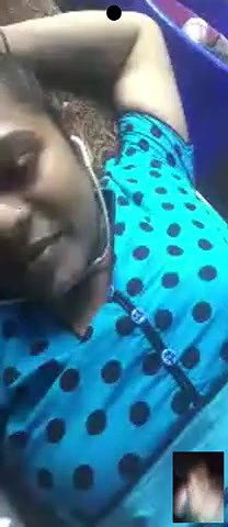 Bhabhi satisfying to lover on video call