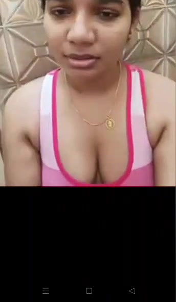 Bhabhi Shows Her Boobs