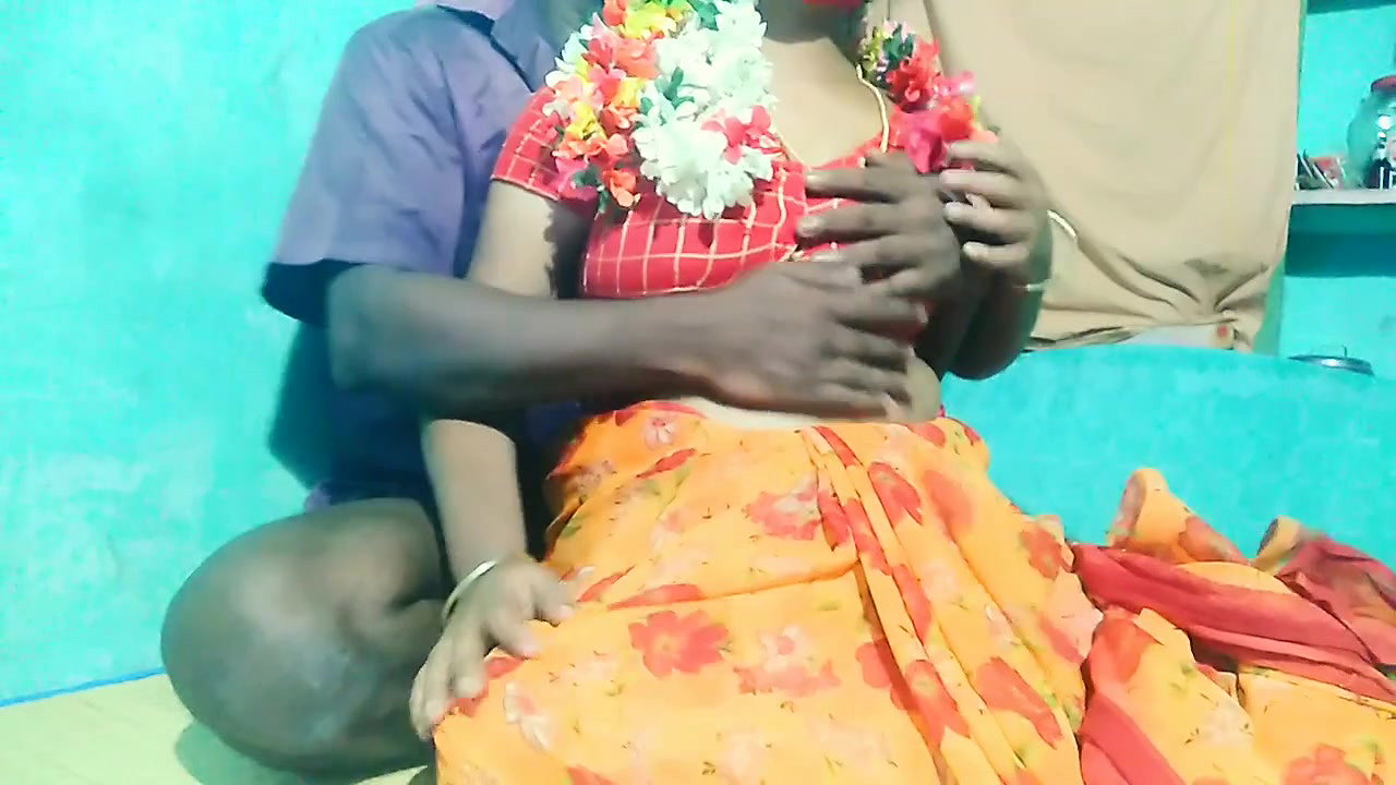 Amazing Tamil Aunty Boobs Pressing