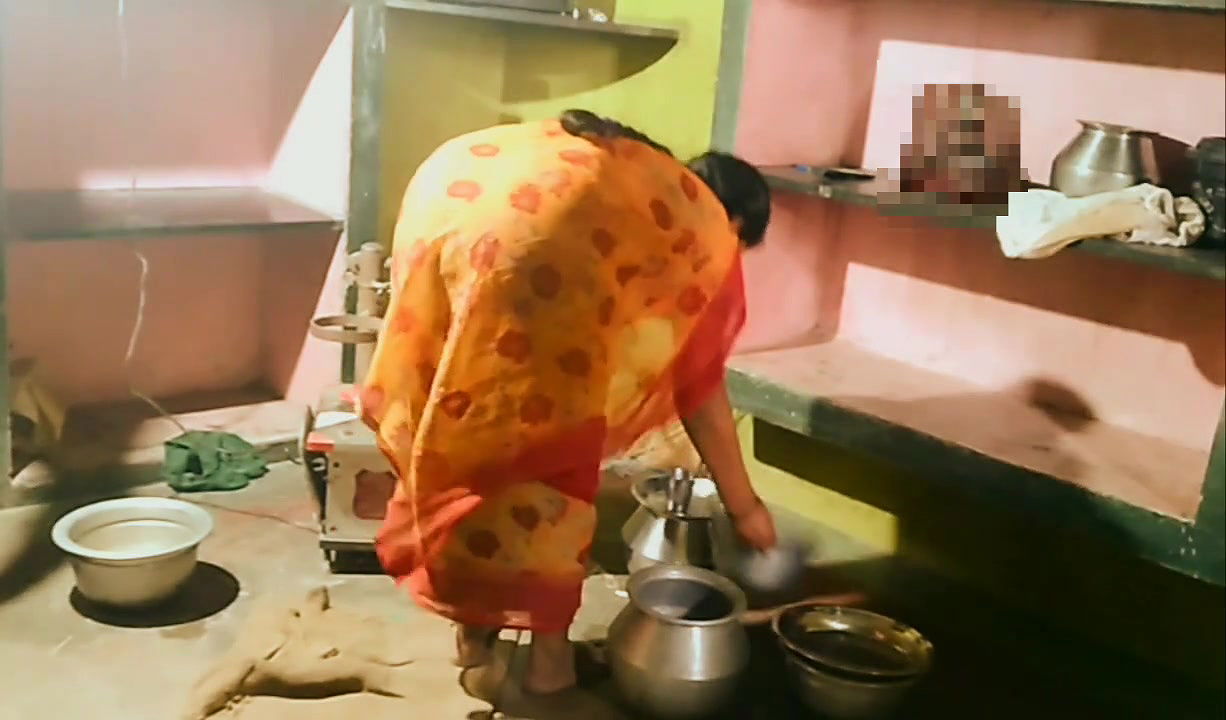 Desi – a Husband Who Has Sex While His Wife Is Doing Housework