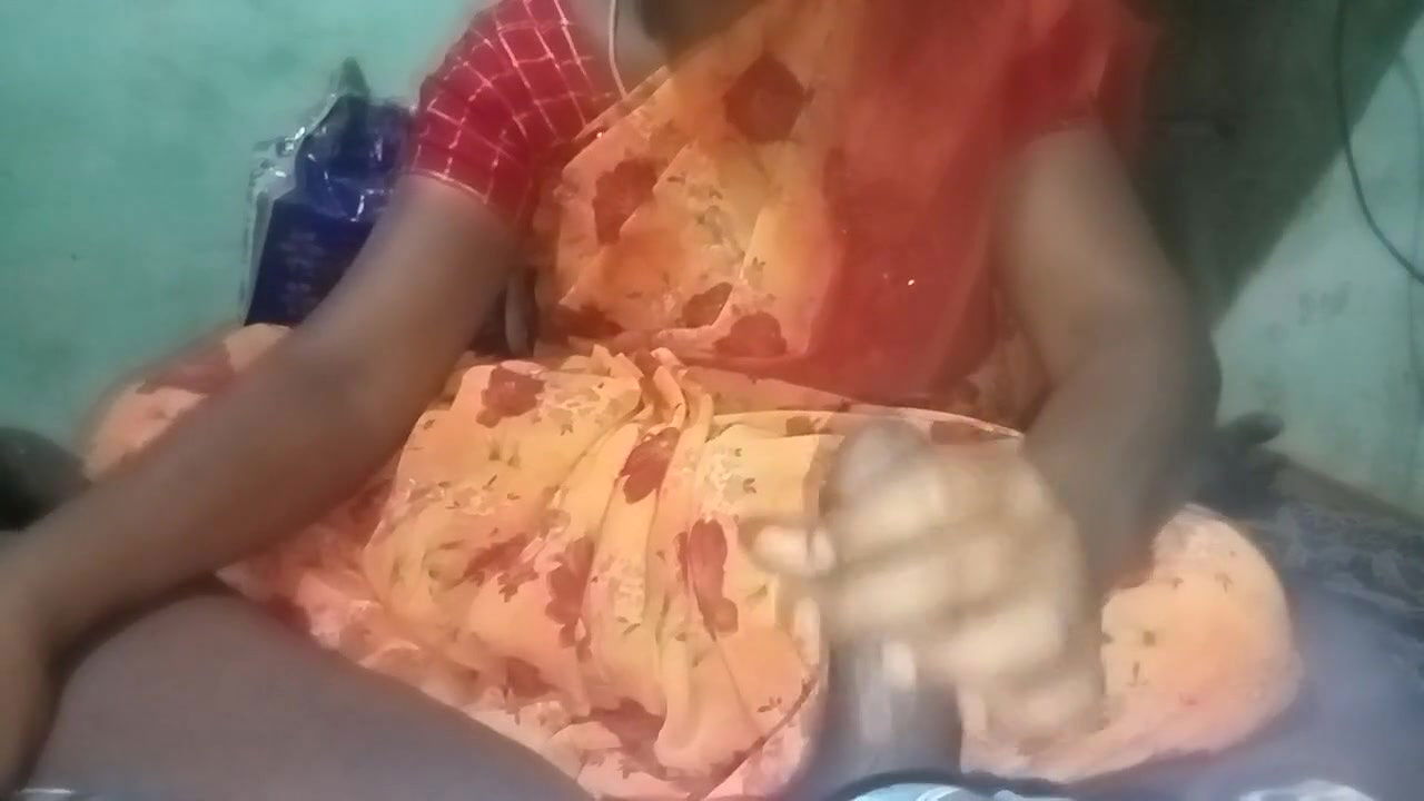 Desi Aunty Handjob in Hotal Room
