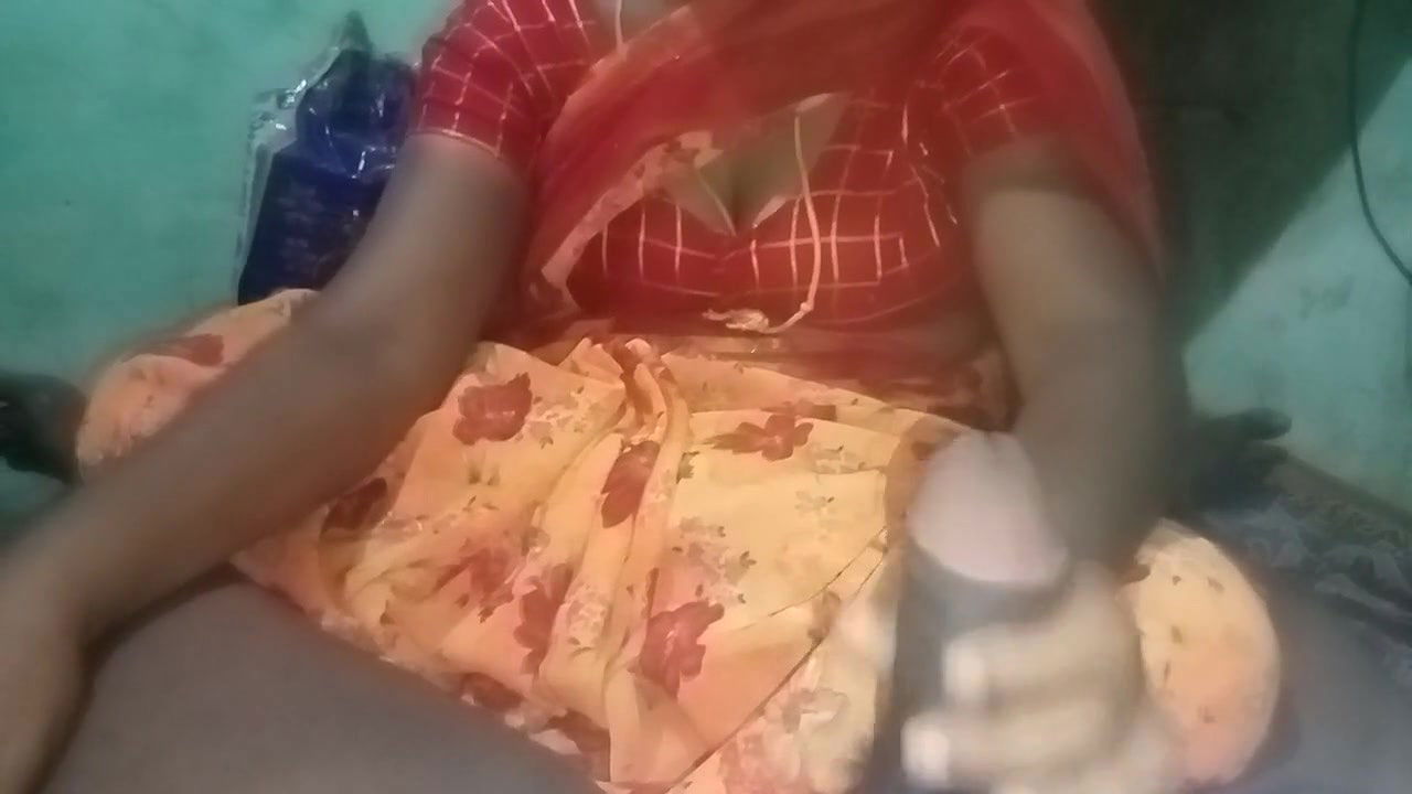 Desi Aunty Handjob in Hotal Room