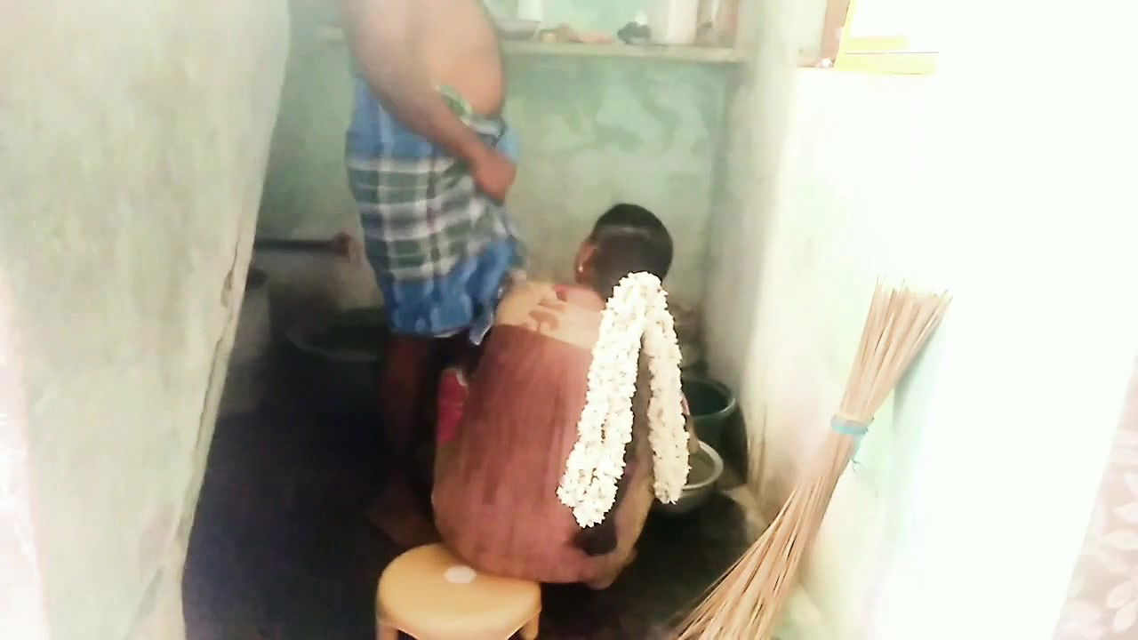 Desi Aunty When Cleaning Dishes Blowjob