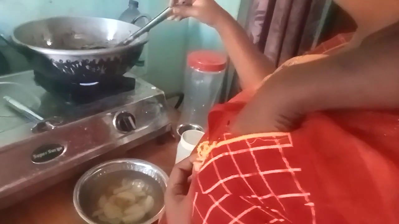 Tamil Aunty Boobs