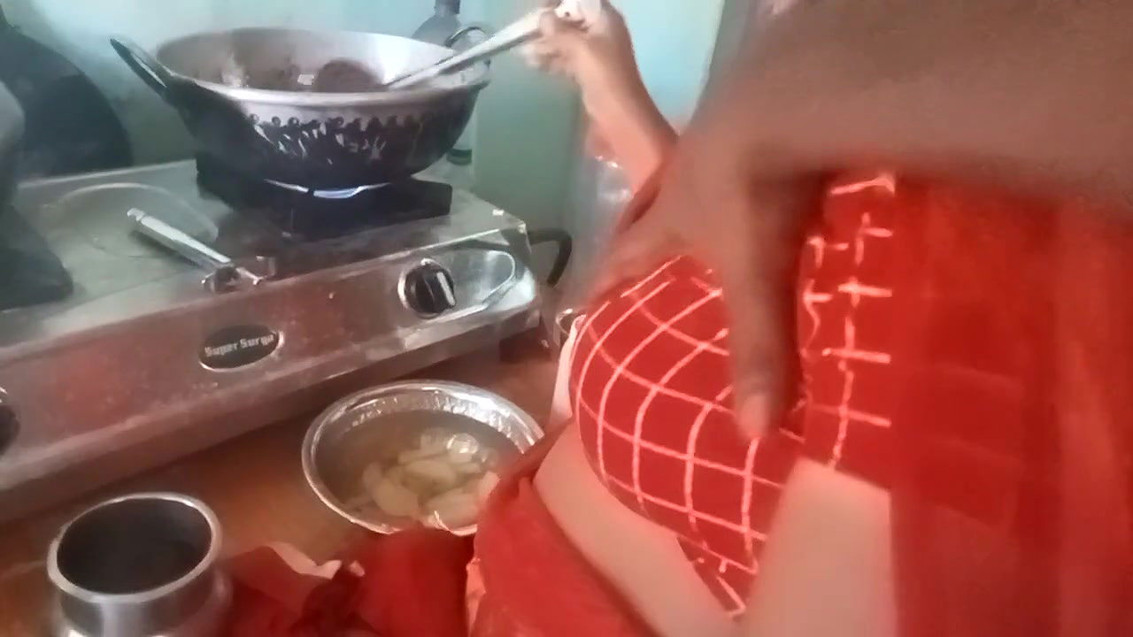 Tamil Aunty Boobs