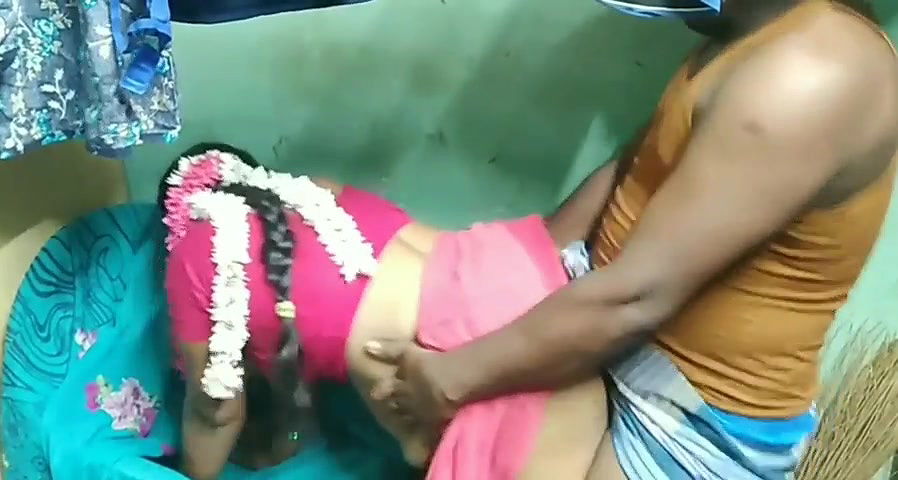 Tamil House Wife Sexing with Village Boy