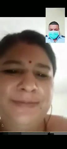 Mature bhabhi on vc,satisfying to lover