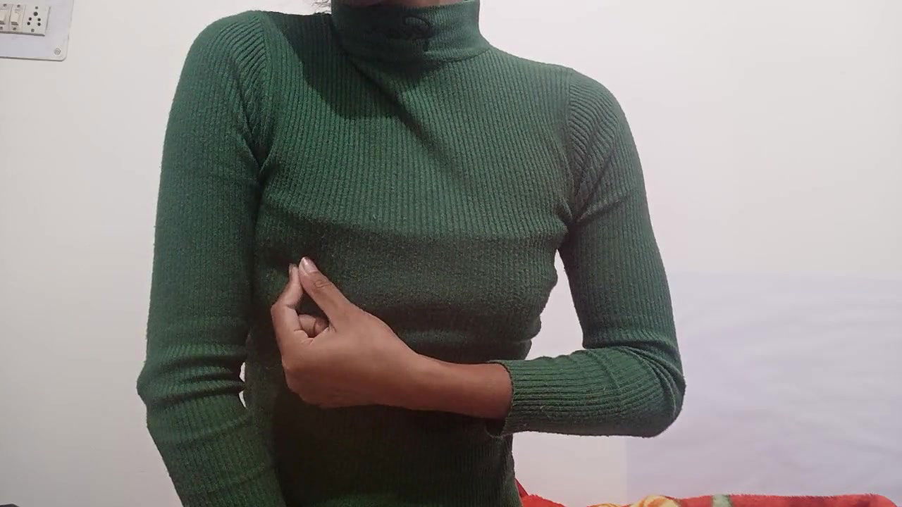 Very cute Desi girl show boobs nd pussy. Desi Girl Fun