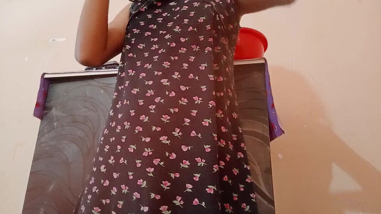 Thandi Me Chut Ki Garmi Sant Krti Bhabhi