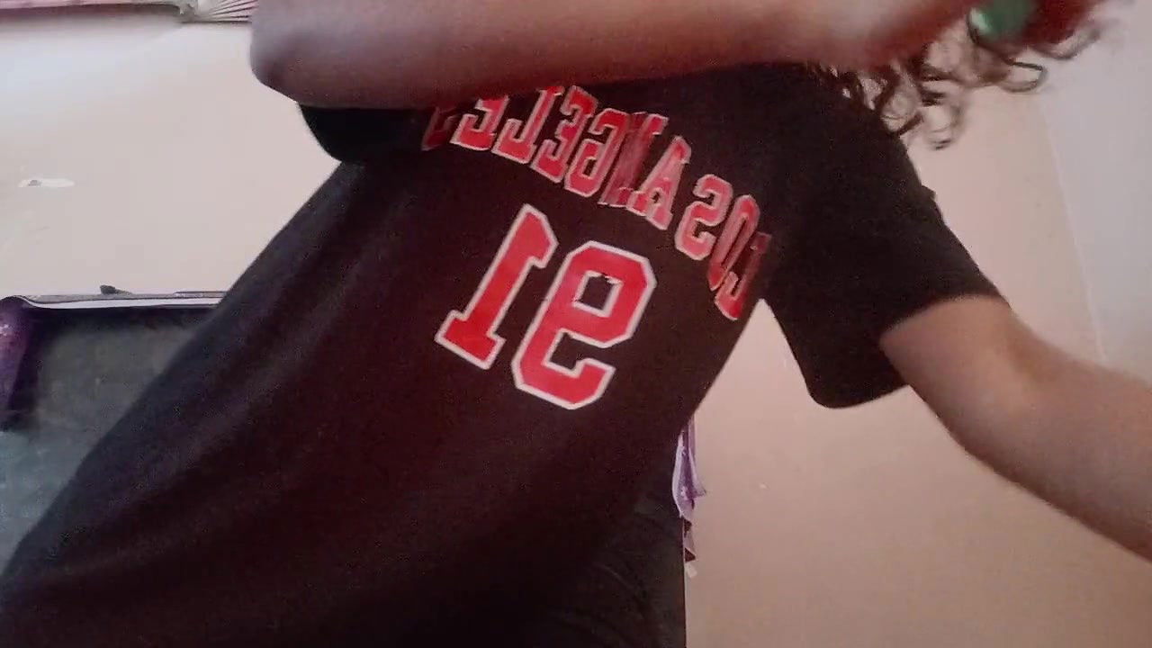 Sexy Fingers Herself for Neighbour