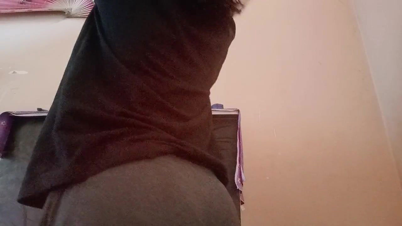 Sexy Fingers Herself for Neighbour