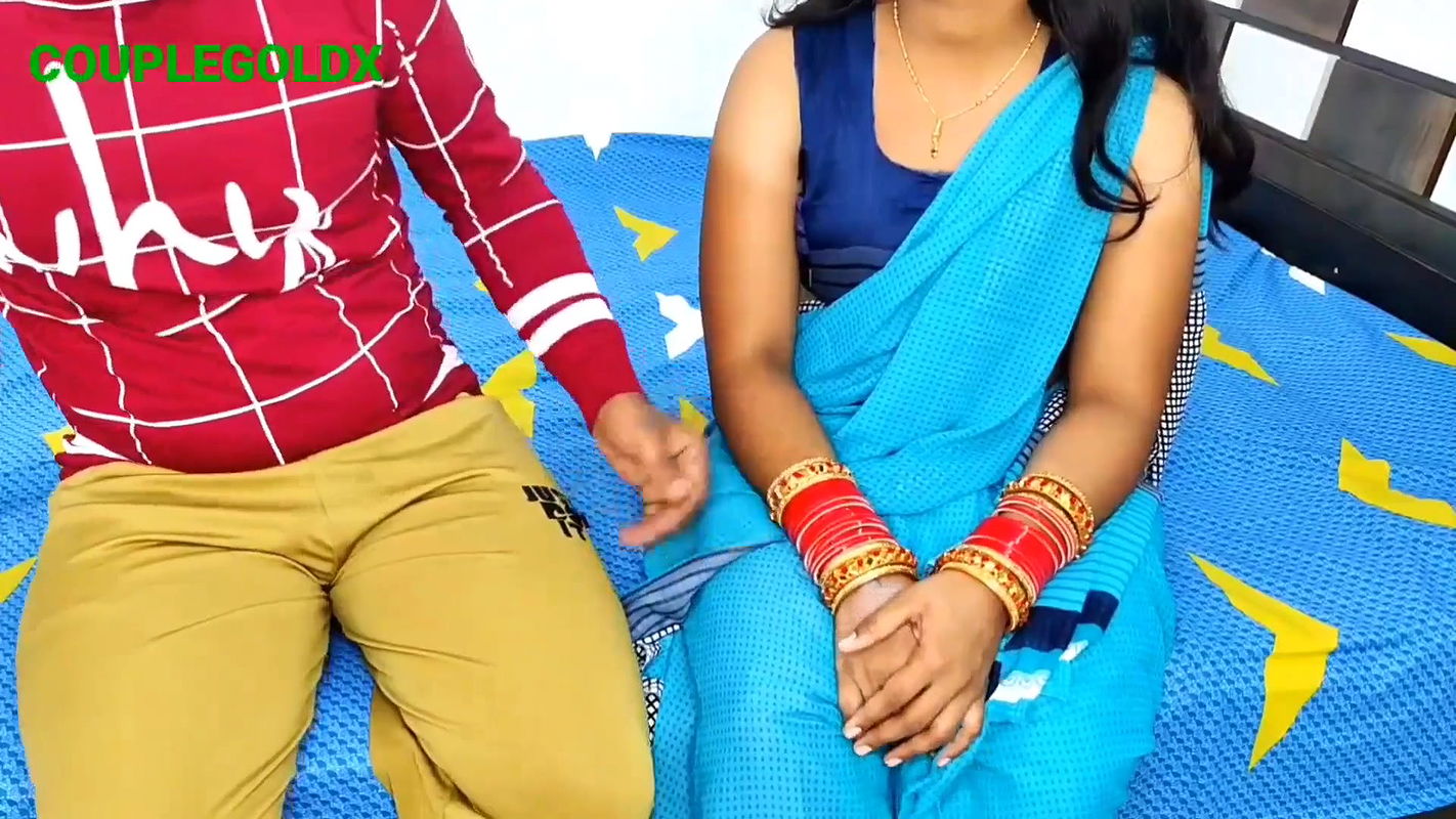 Saree and blouse are beautiful, very sexy Komal Bhabhi