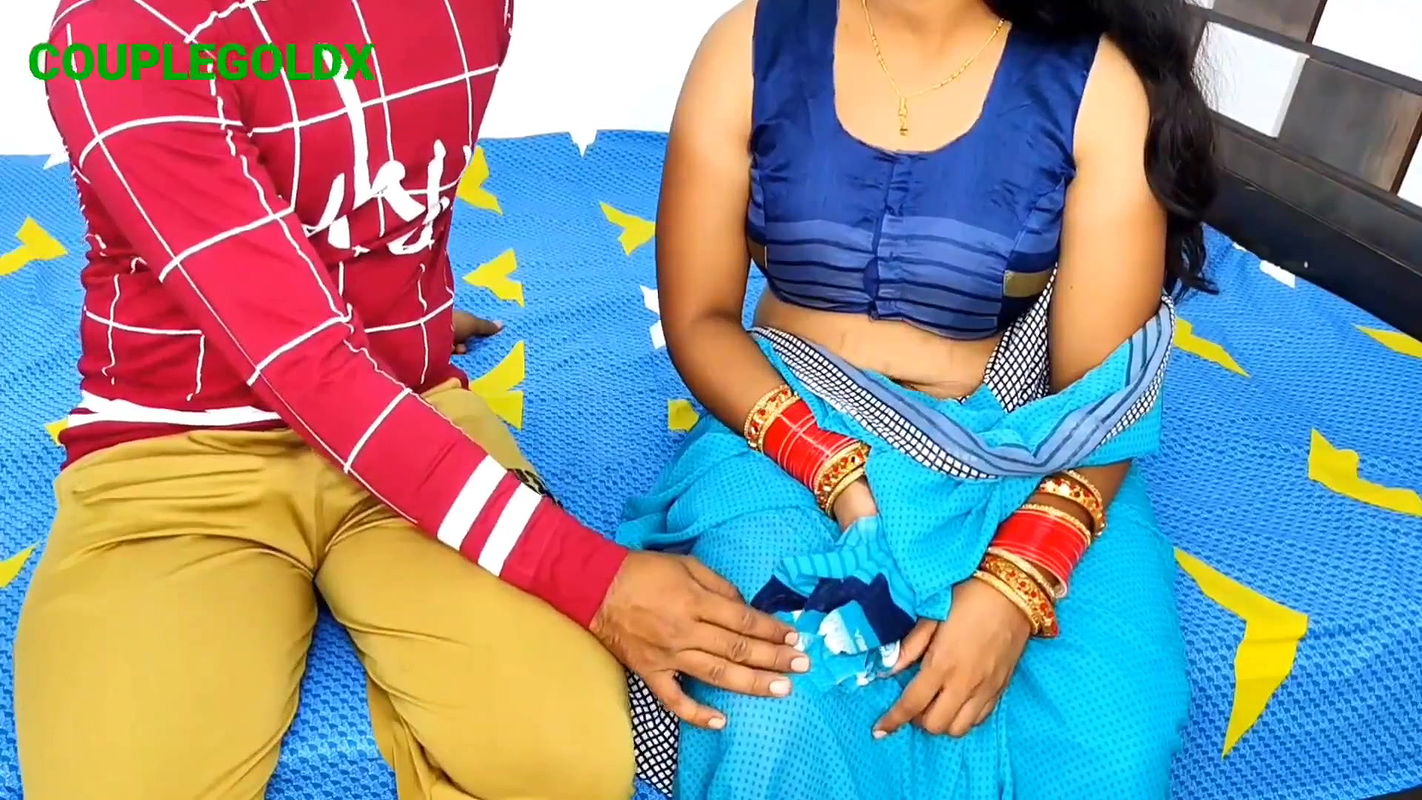 Saree and blouse are beautiful, very sexy Komal Bhabhi