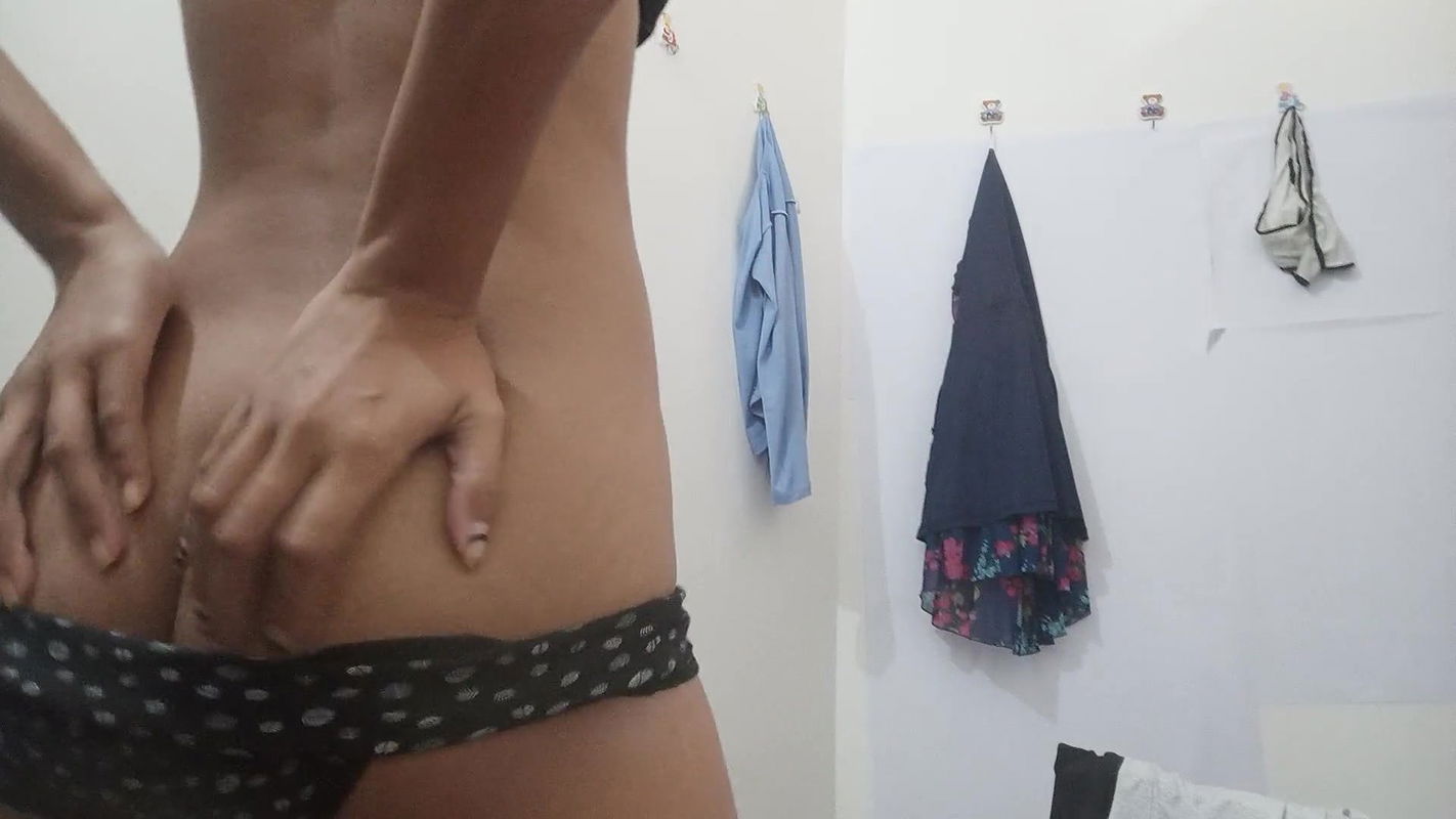 Ouch how hot; Yell my horny girlfriend sent me this video