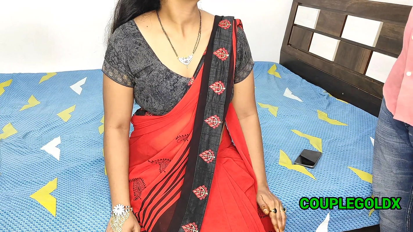 Komal got her hair removed and called Stylish from the salon.