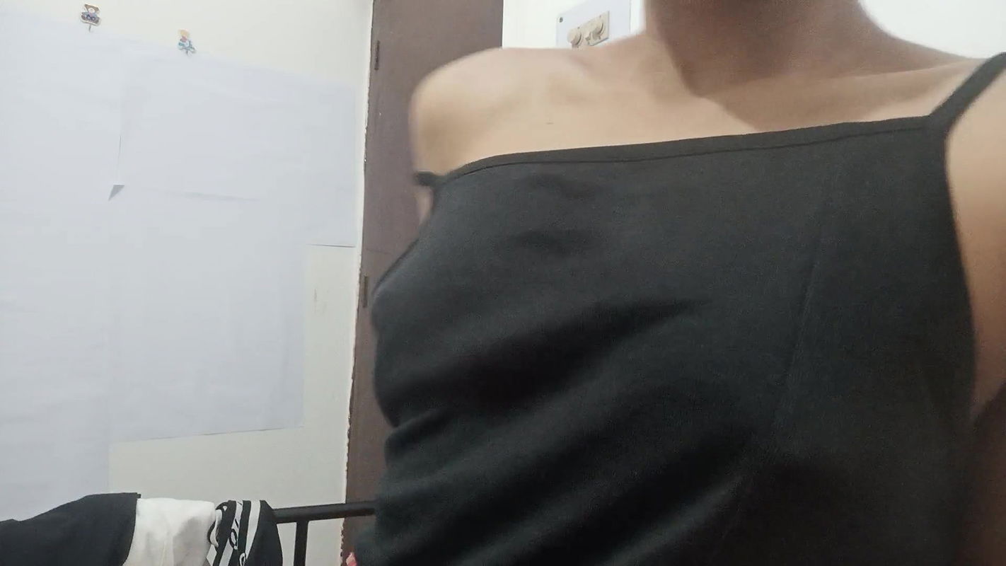 Indian girl showing her boobs 5