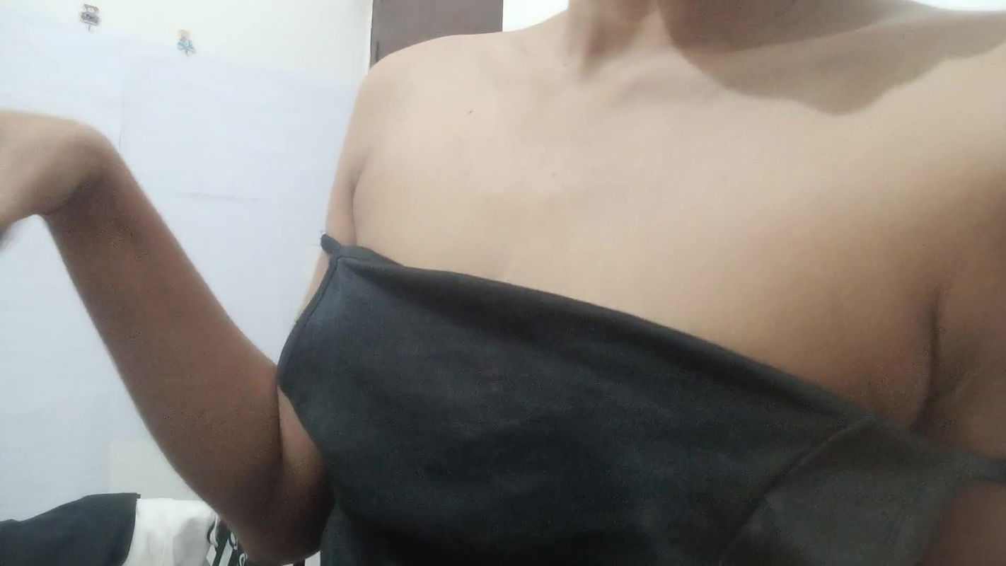 Indian girl showing her boobs 5