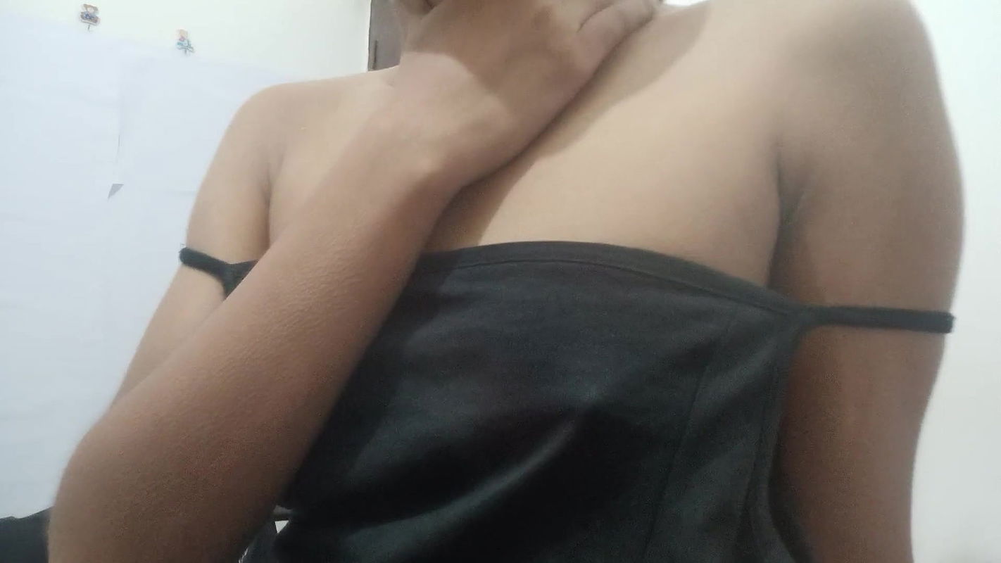 Indian girl showing her boobs 5