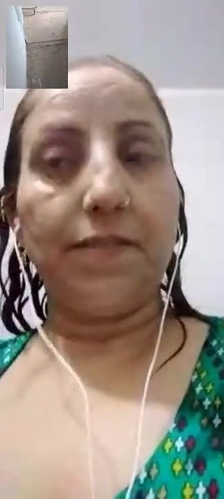 Married Paki Milf Bathing