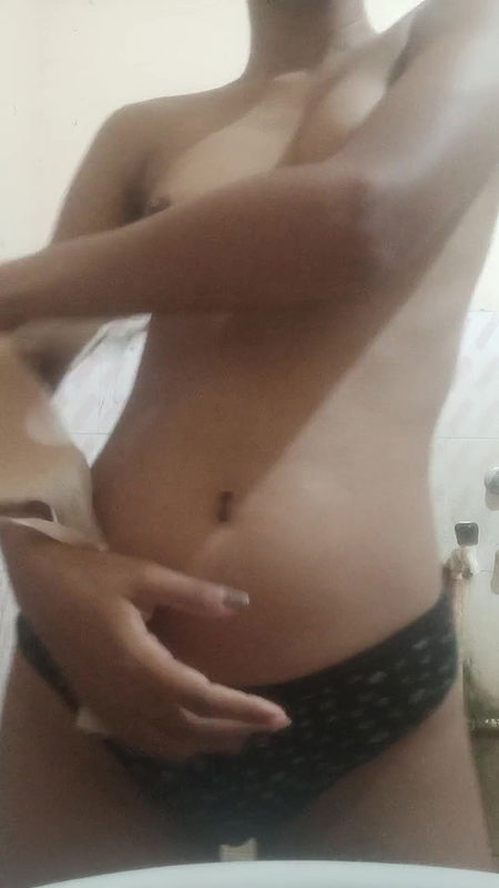 Indian girl in bathroom showing boobs and pussy.