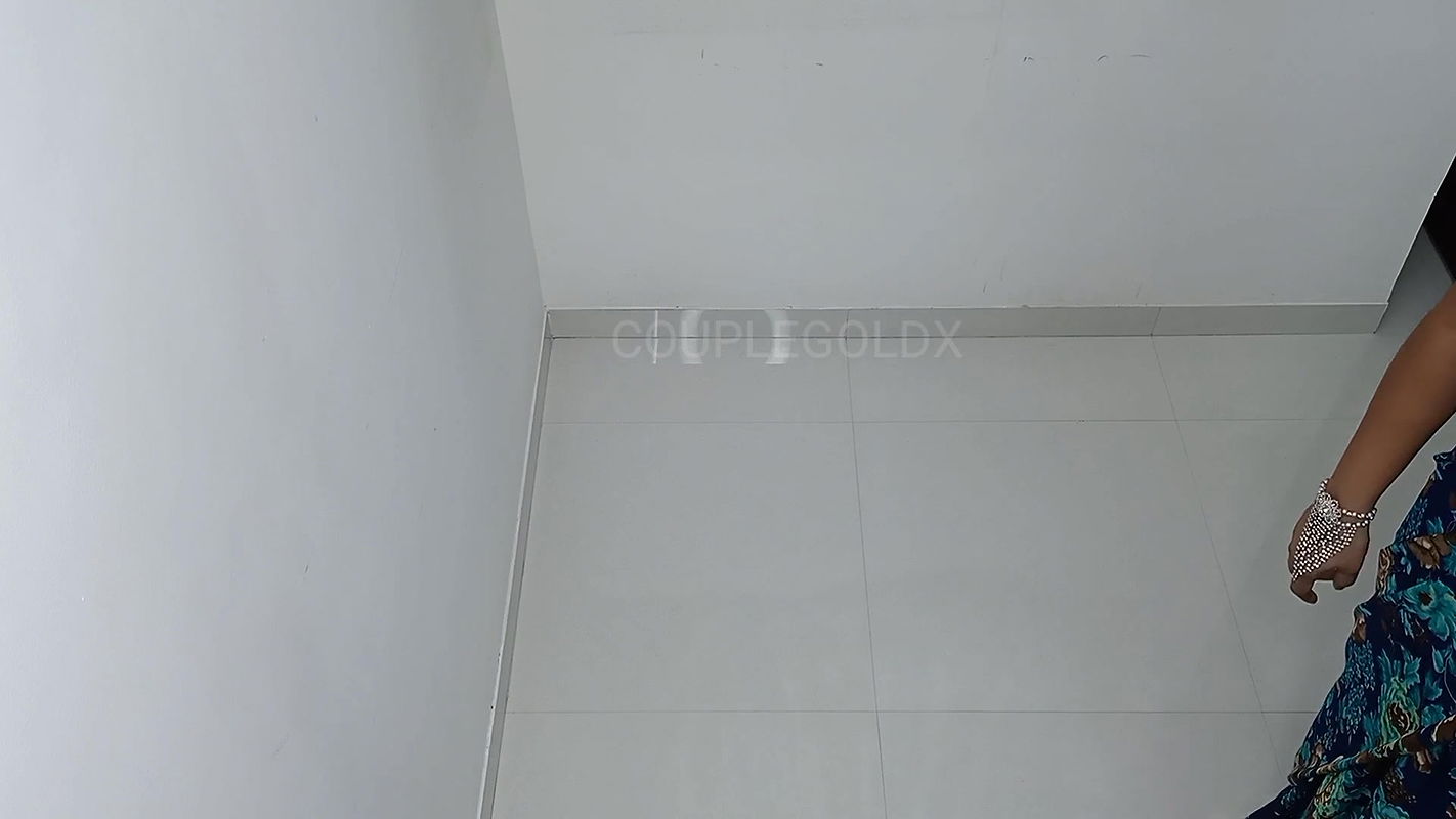 I Was Getting Fucked by the Shoplifter by Urinating on His Charm