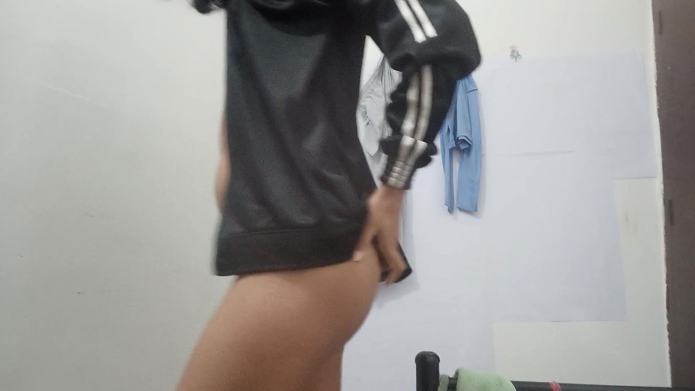 Hot Wife Masturbates and Fingers with Spread Legs!