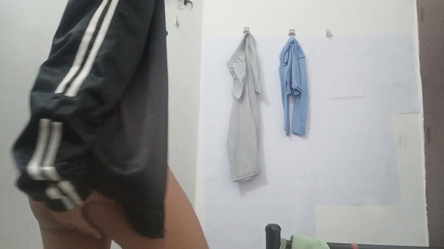 Hot Wife Masturbates and Fingers with Spread Legs!