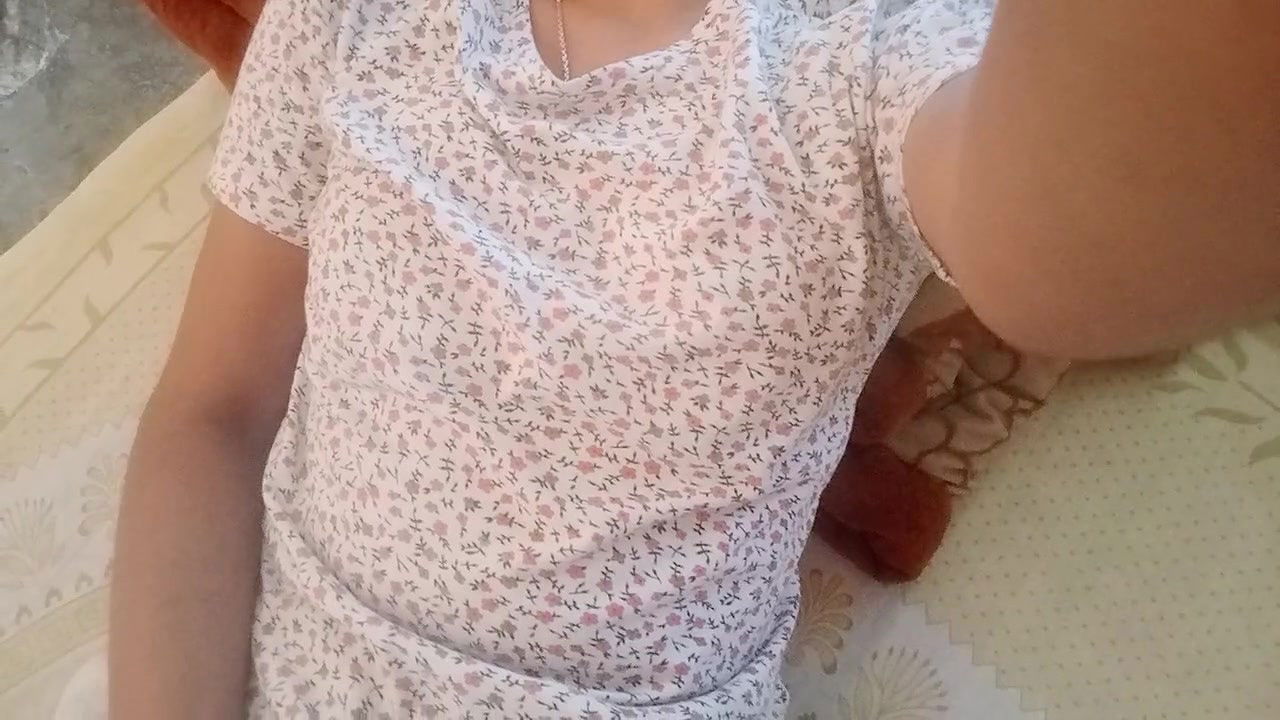 Hot Girl Showing Nipples