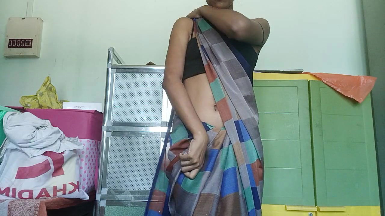 Hot Girl in Saree