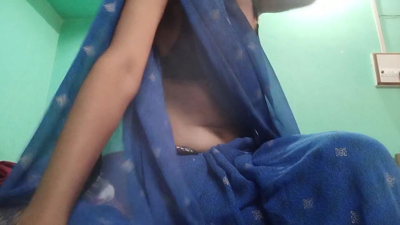 Hot girl in Saree new video