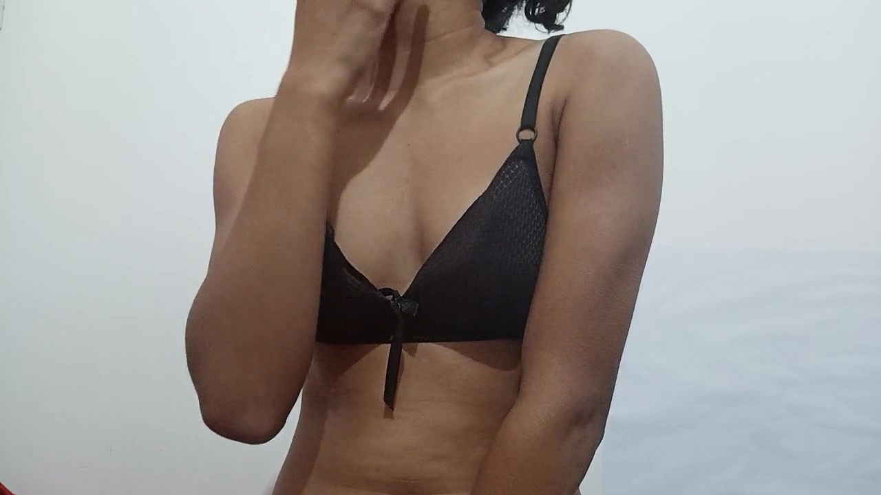 Girldid fingering after coming from Sochhing.