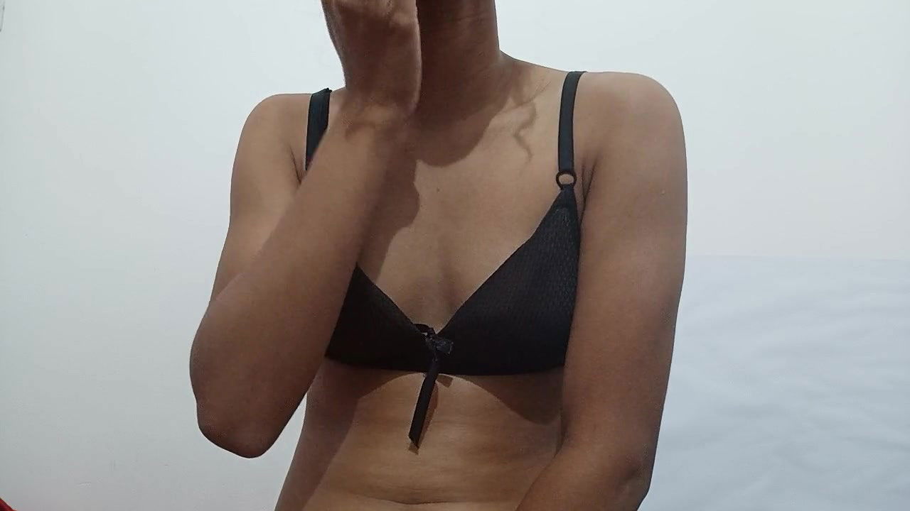 Girldid fingering after coming from Sochhing.