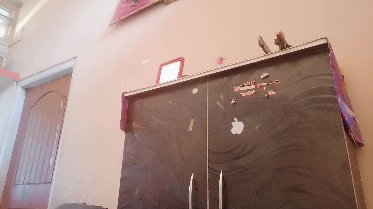 Desi Girl Masturbates