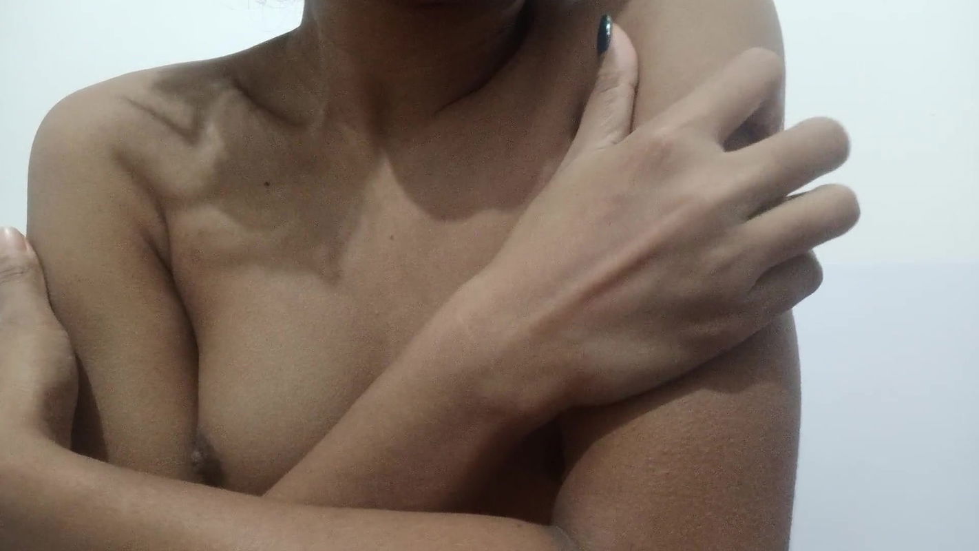 Desi Girl Fun masturbates in the morning 111