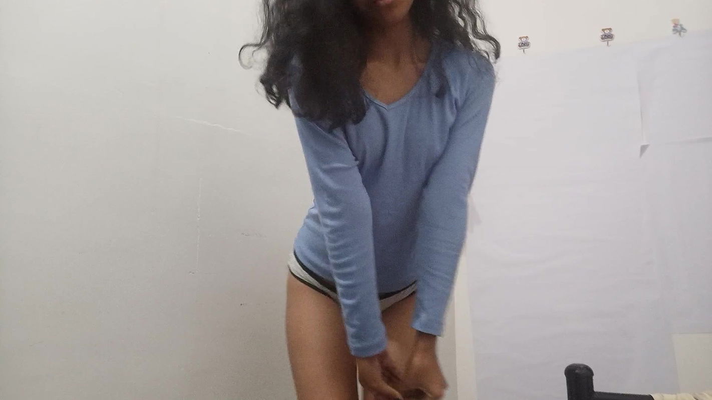 Desi Girl Fun masturbates in the morning 87