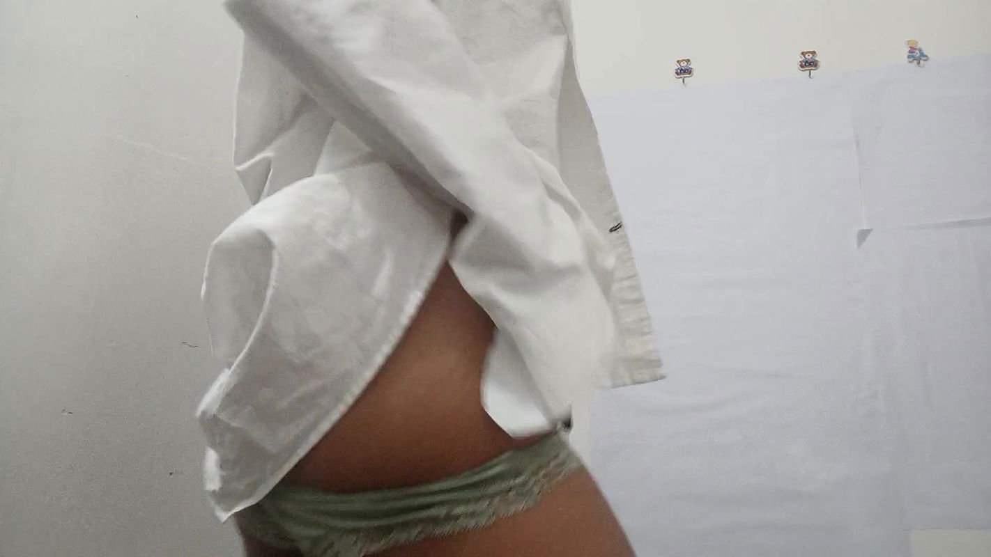 Desi Girl Fun – Young sexy girl masturbates tight pussy