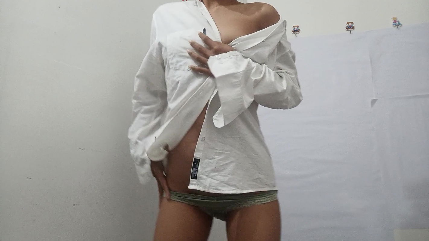 Desi Girl Fun – Indian Young girl Shows her Beautiful body