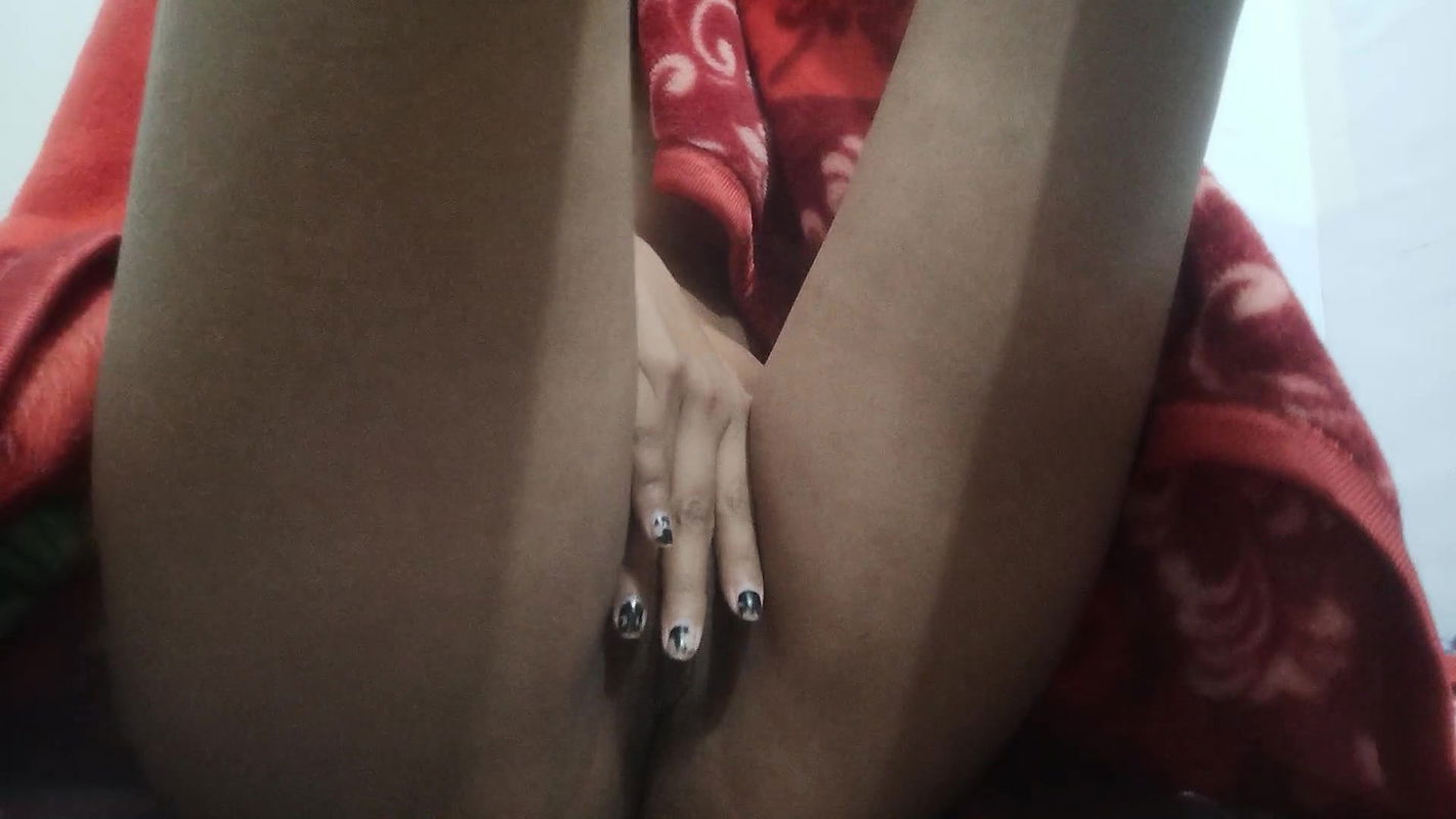 Desi Girl Fun – Desi Girl Thai Girl Has a Very Nice Ass and Hairy Pussy